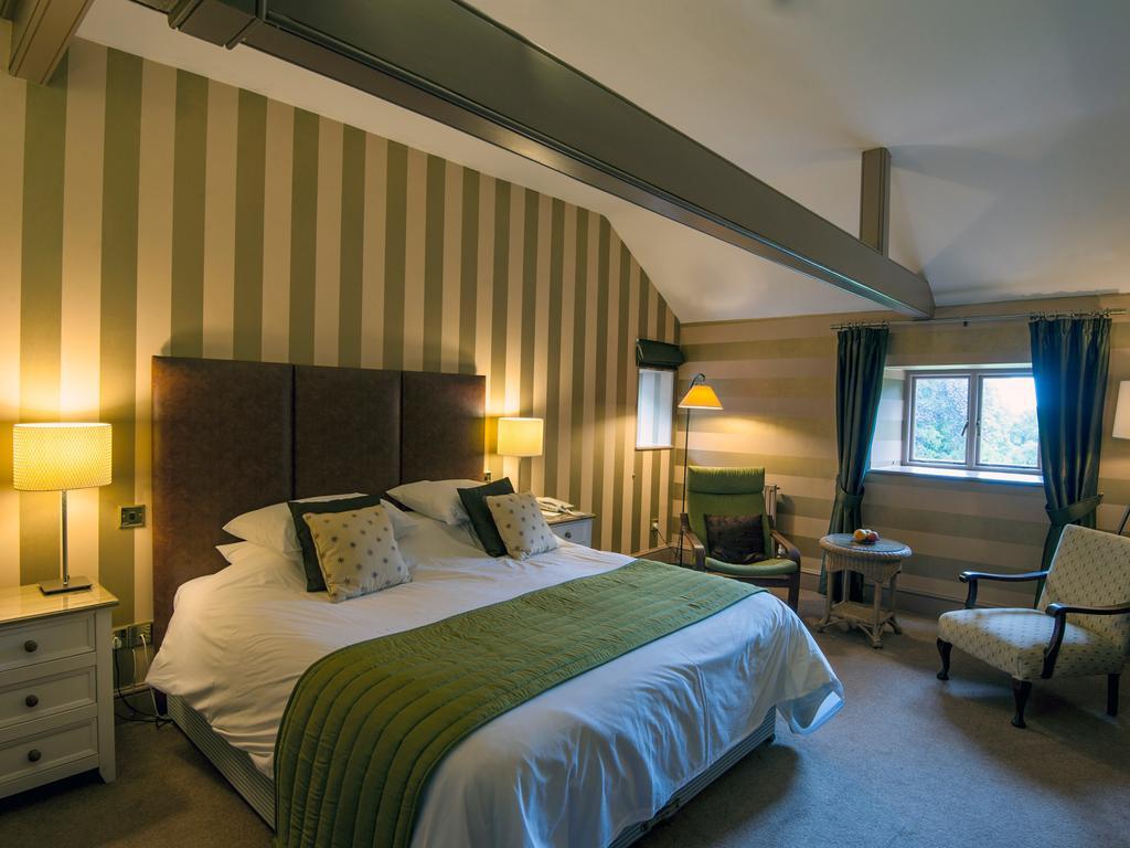 Fairyhill Hotel Reynoldston Room photo