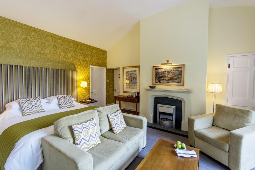 Fairyhill Hotel Reynoldston Room photo